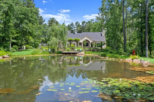 $1,195,000 | 129 Stagecoach Circle, Huntsville, TX 77340