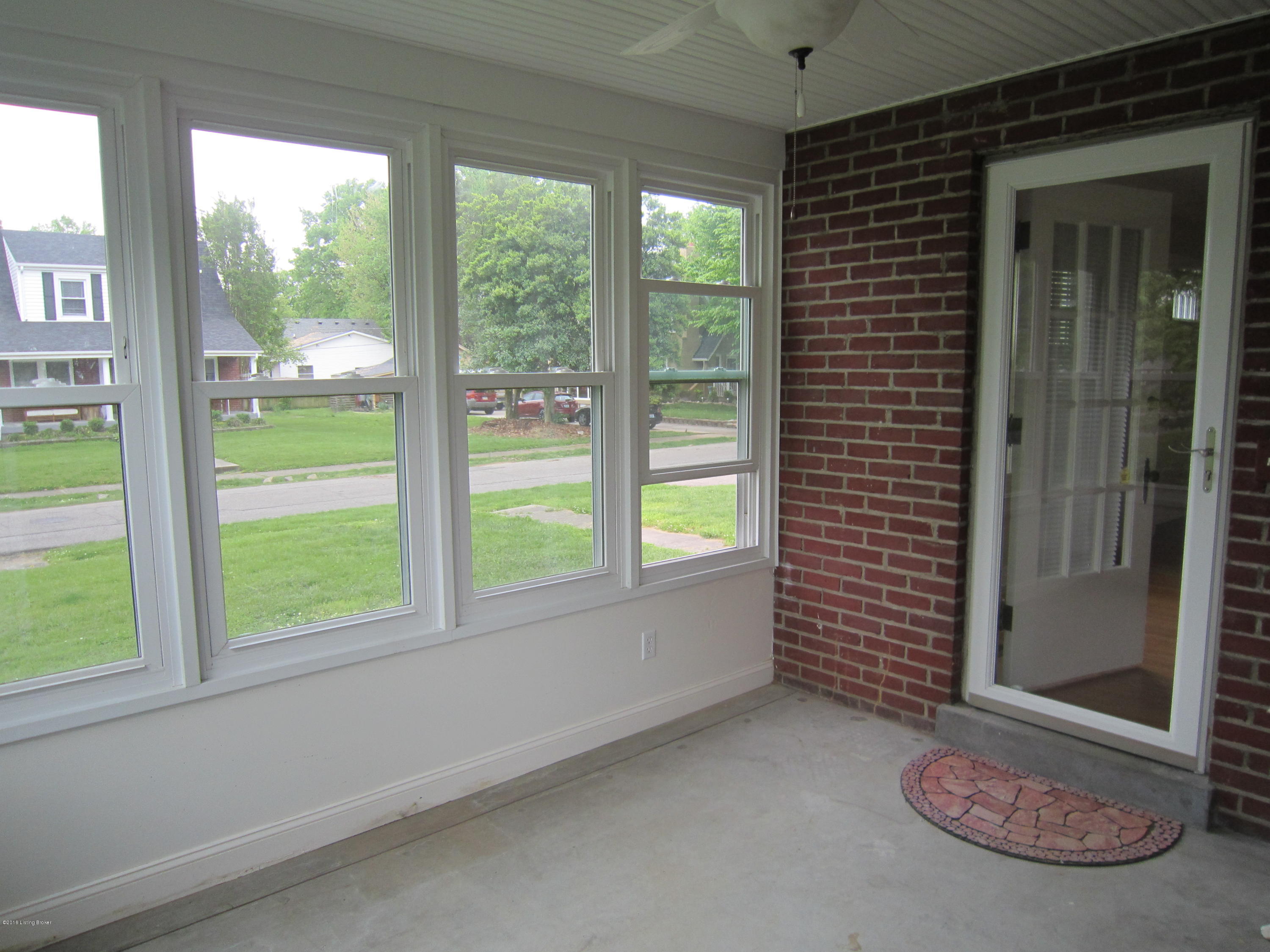 931 Greenleaf Road Louisville, KY 40213 - Photo 9 of 18 IMG_0818
