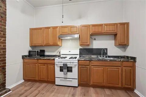 $1,595 | 1427 Royal Street, New Orleans, LA 70116