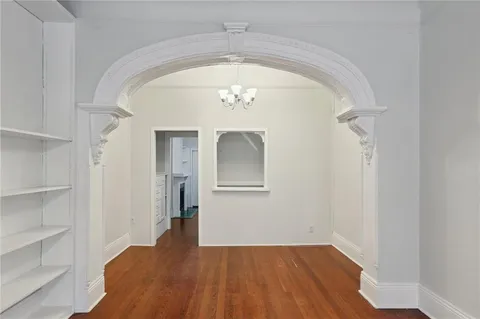 $1,595 | 1427 Royal Street, New Orleans, LA 70116