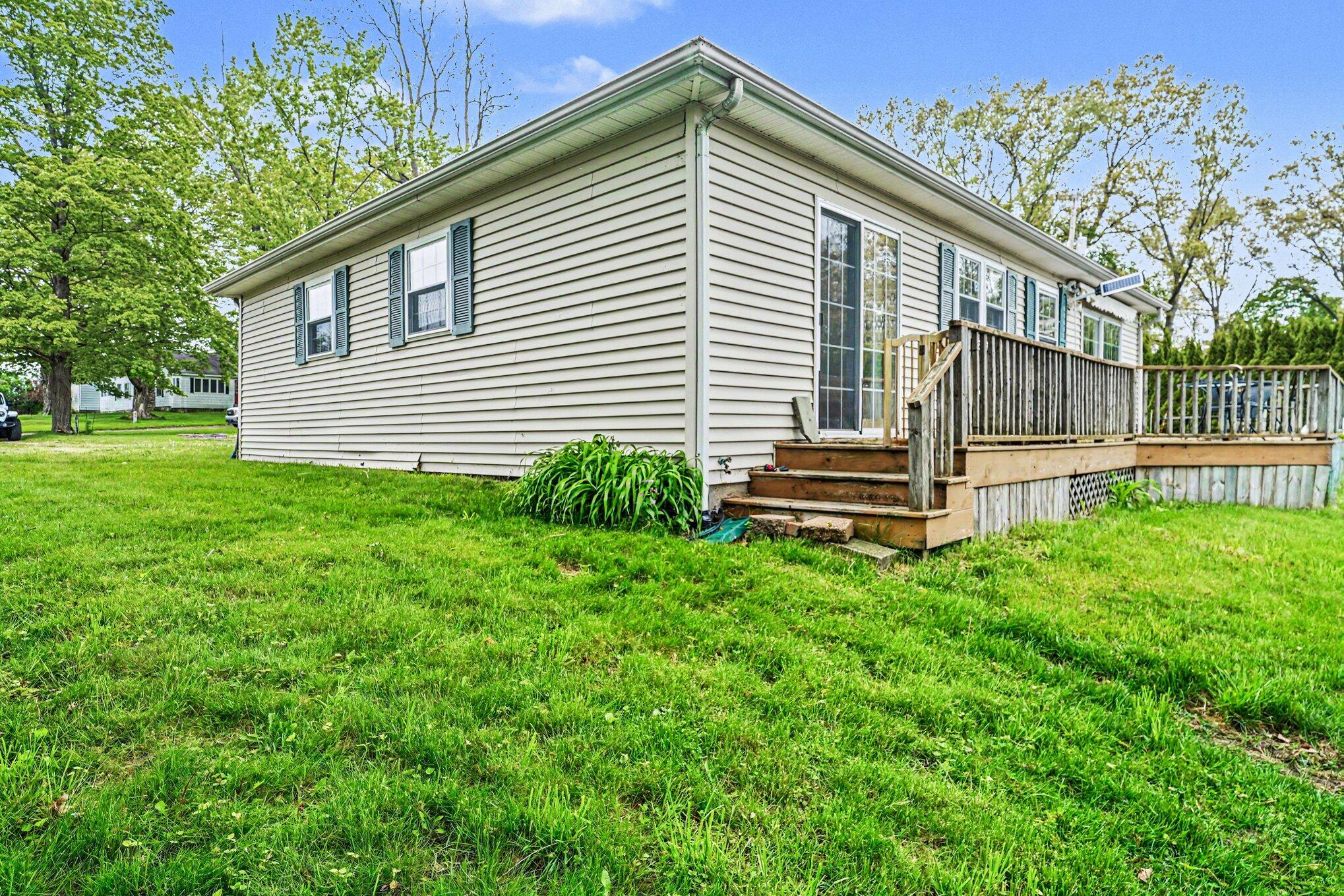 66713 Territorial Road Lawrence, MI 49064 - Photo 3 of 26 002_file_9467