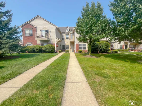 $1,700 | 23855 Greenwood Drive, Flat Rock, MI 48134