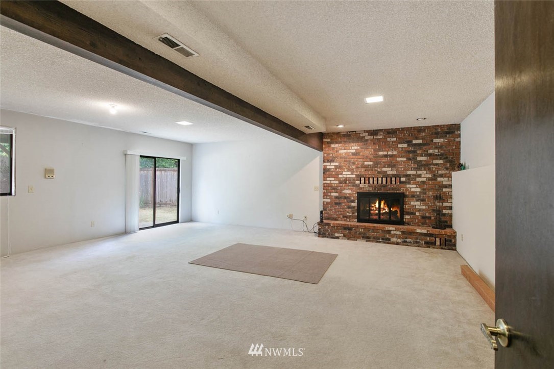 12122 Southeast 96th Place Renton, WA 98056 - Photo 11 of 14 Gallery Image 11