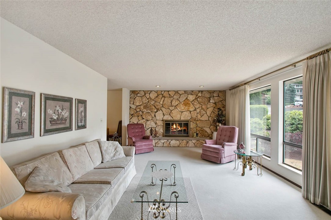 12122 Southeast 96th Place Renton, WA 98056 - Photo 4 of 14 Gallery Image 4