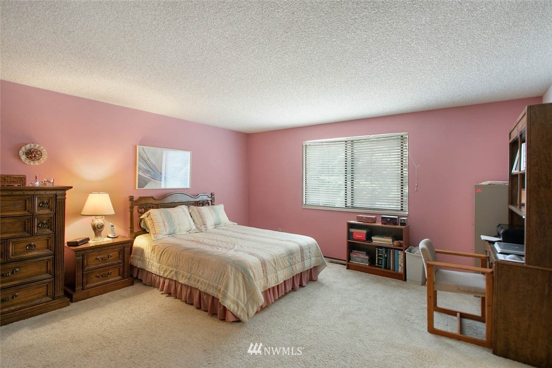 12122 Southeast 96th Place Renton, WA 98056 - Photo 6 of 14 Gallery Image 6