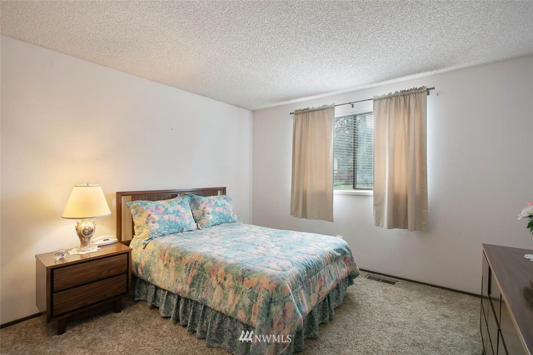 12122 Southeast 96th Place Renton, WA 98056 - Photo 7 of 14 Gallery Image 7