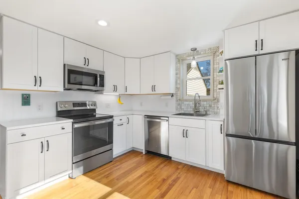 $490,000 | 13 Elmview Circle, Dover, NH 03820