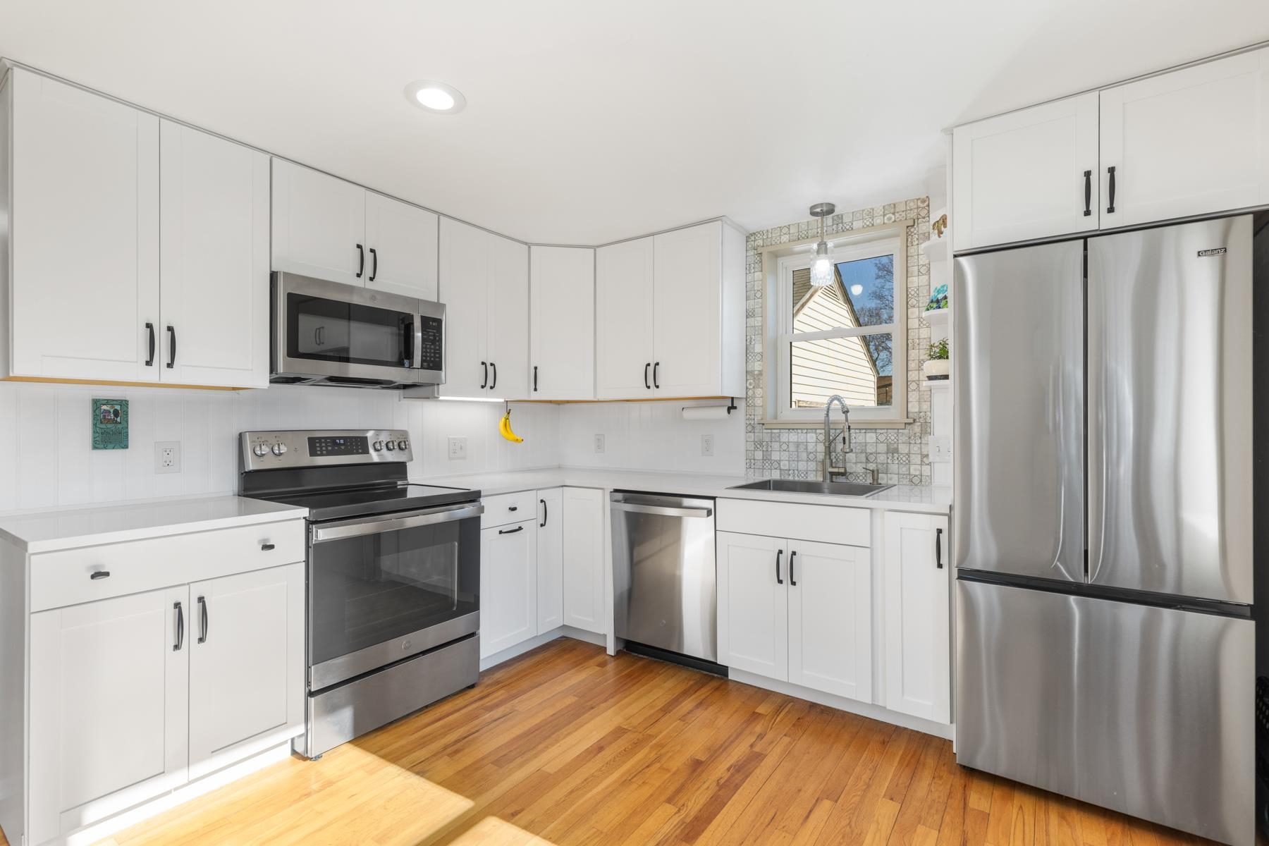 13 Elmview Circle Dover, NH 03820 - Photo 4 of 33