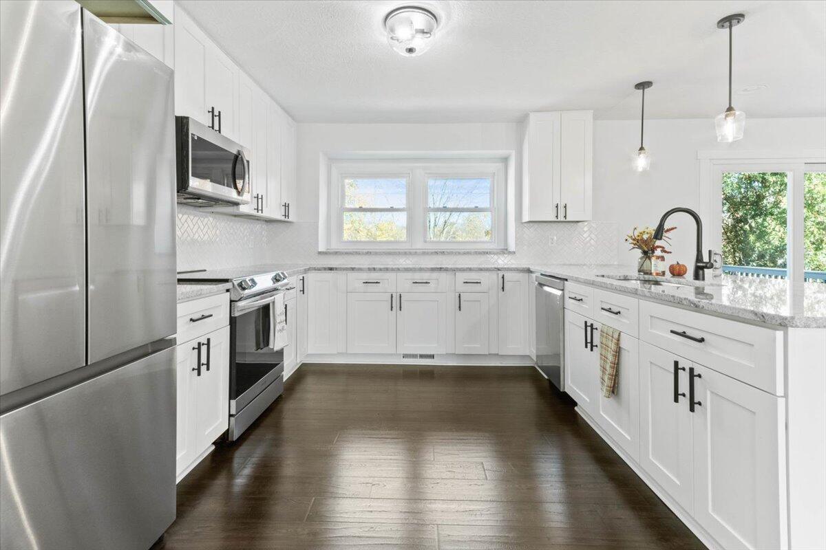 7510 Wells Road Plain City, OH 43064 - Photo 9 of 37 08-Kitchen