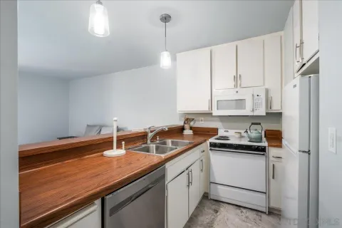 $369,500 | 4600 Lamont Street, Unit 224, San Diego, CA 92109