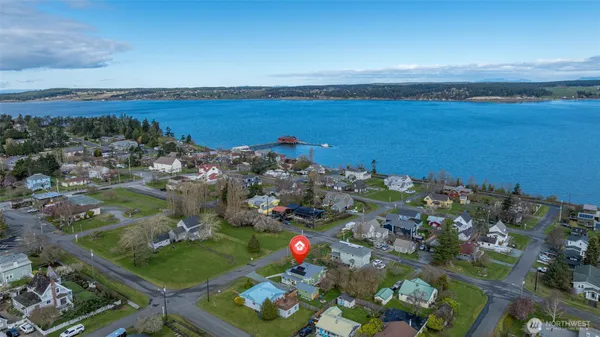 $719,000 | 705 Haller Street Northeast, Coupeville, WA 98239