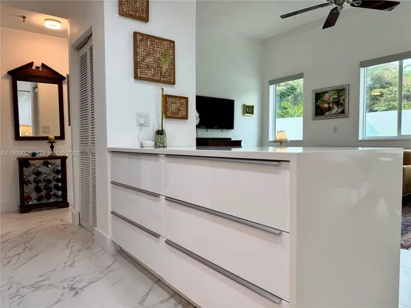 $699,000 | 7800 Collins Avenue, Unit 101, Miami Beach, FL 33141