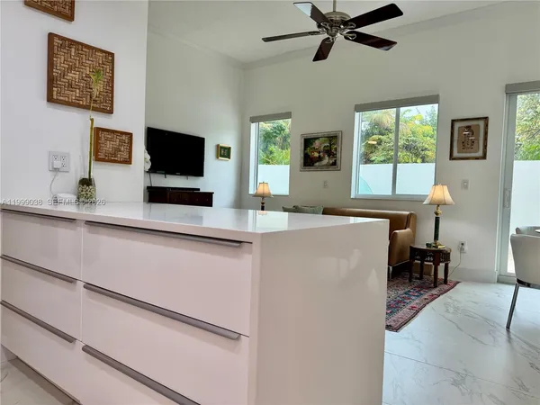 $699,000 | 7800 Collins Avenue, Unit 101, Miami Beach, FL 33141