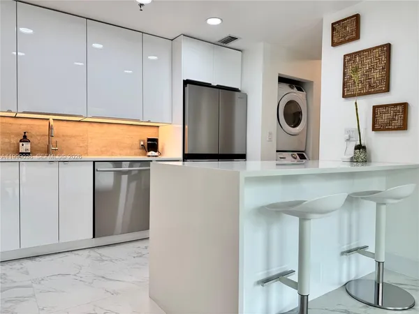 $699,000 | 7800 Collins Avenue, Unit 101, Miami Beach, FL 33141