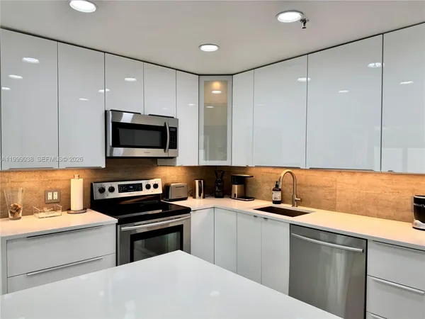 $699,000 | 7800 Collins Avenue, Unit 101, Miami Beach, FL 33141