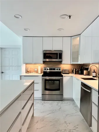 $699,000 | 7800 Collins Avenue, Unit 101, Miami Beach, FL 33141