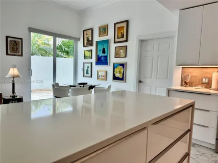 $699,000 | 7800 Collins Avenue, Unit 101, Miami Beach, FL 33141