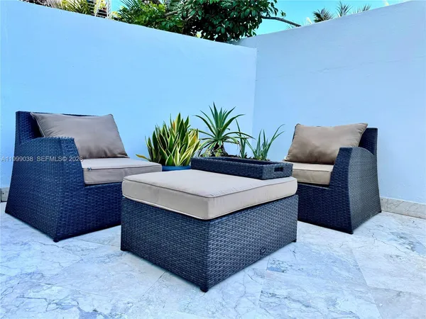 $699,000 | 7800 Collins Avenue, Unit 101, Miami Beach, FL 33141