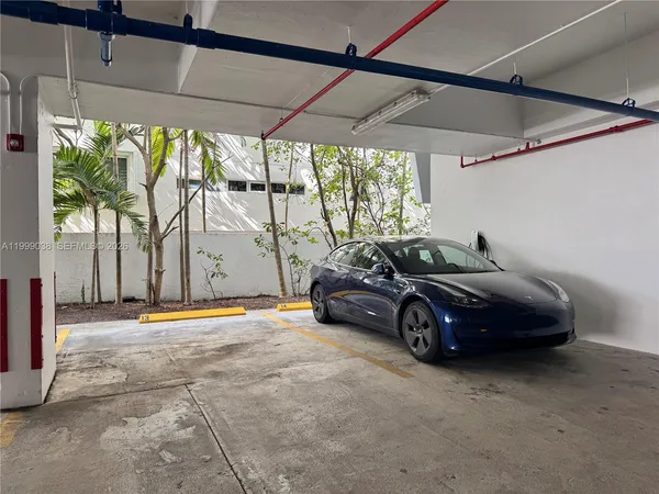 $699,000 | 7800 Collins Avenue, Unit 101, Miami Beach, FL 33141