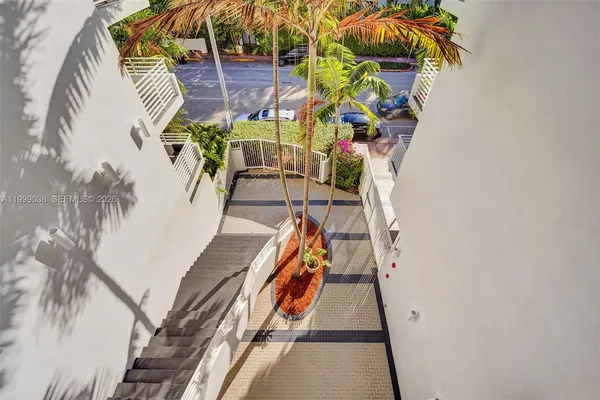 $699,000 | 7800 Collins Avenue, Unit 101, Miami Beach, FL 33141