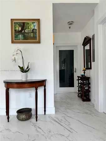 $699,000 | 7800 Collins Avenue, Unit 101, Miami Beach, FL 33141