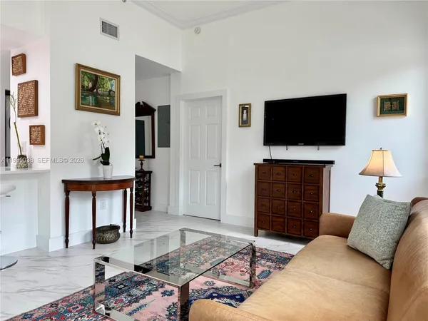 $699,000 | 7800 Collins Avenue, Unit 101, Miami Beach, FL 33141