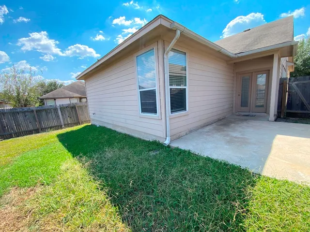 $1,495 | 128 Otono Loop, Kyle, TX 78640