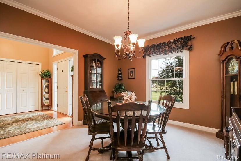 2813 Black Eagle Ridge Howell, MI 48843 - Photo 12 of 61 012-2987426-small.jpg