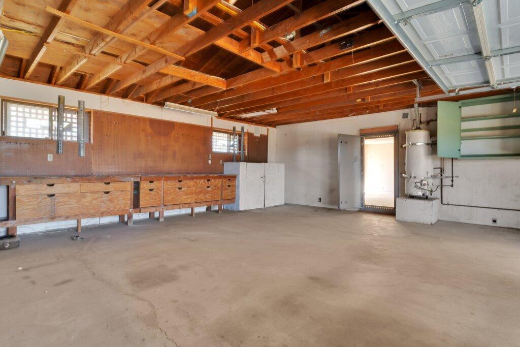 925 Inca Trail Yucca Valley, CA 92284 - Photo 22 of 31 a view of a room with closet