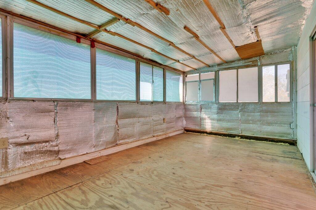 925 Inca Trail Yucca Valley, CA 92284 - Photo 28 of 31 a view of an empty room