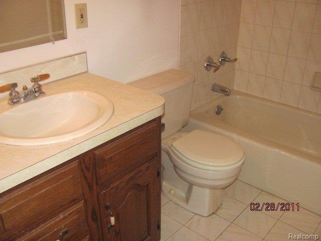 5422 East Farrand Road Clio, MI 48420 - Photo 11 of 14 19(bath1