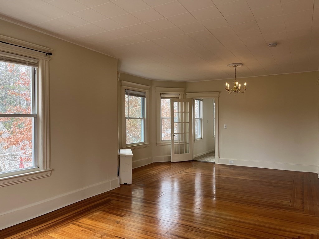 257 Ashley Street West Springfield, MA 01089 - Photo 9 of 32 Gallery Image 9