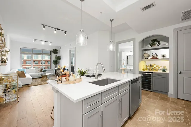 $3,315 | 125 West Tremont Avenue, Unit B2F, Charlotte, NC 28203