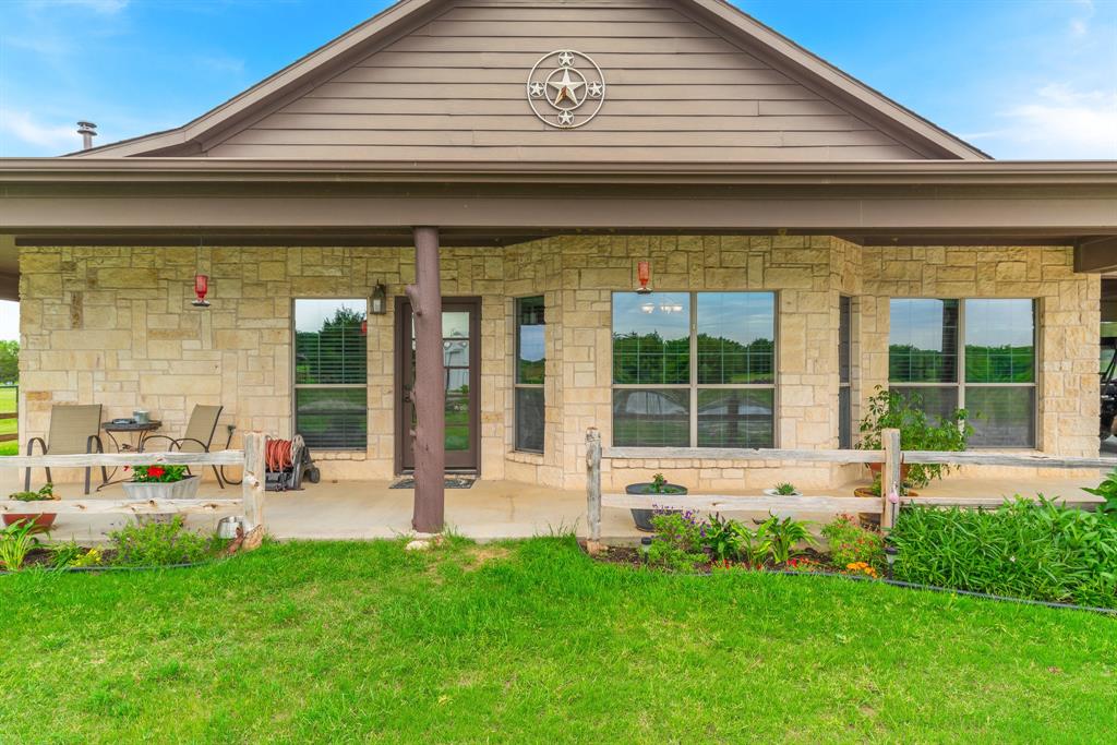 289 Blackjack Road Valley View, TX 76272 - Photo 11 of 40