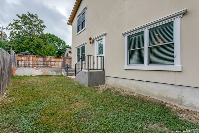 $5,750 | 307 Ridgemont Avenue, Terrell Hills, TX 78209