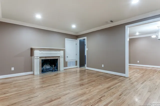 $5,750 | 307 Ridgemont Avenue, Terrell Hills, TX 78209