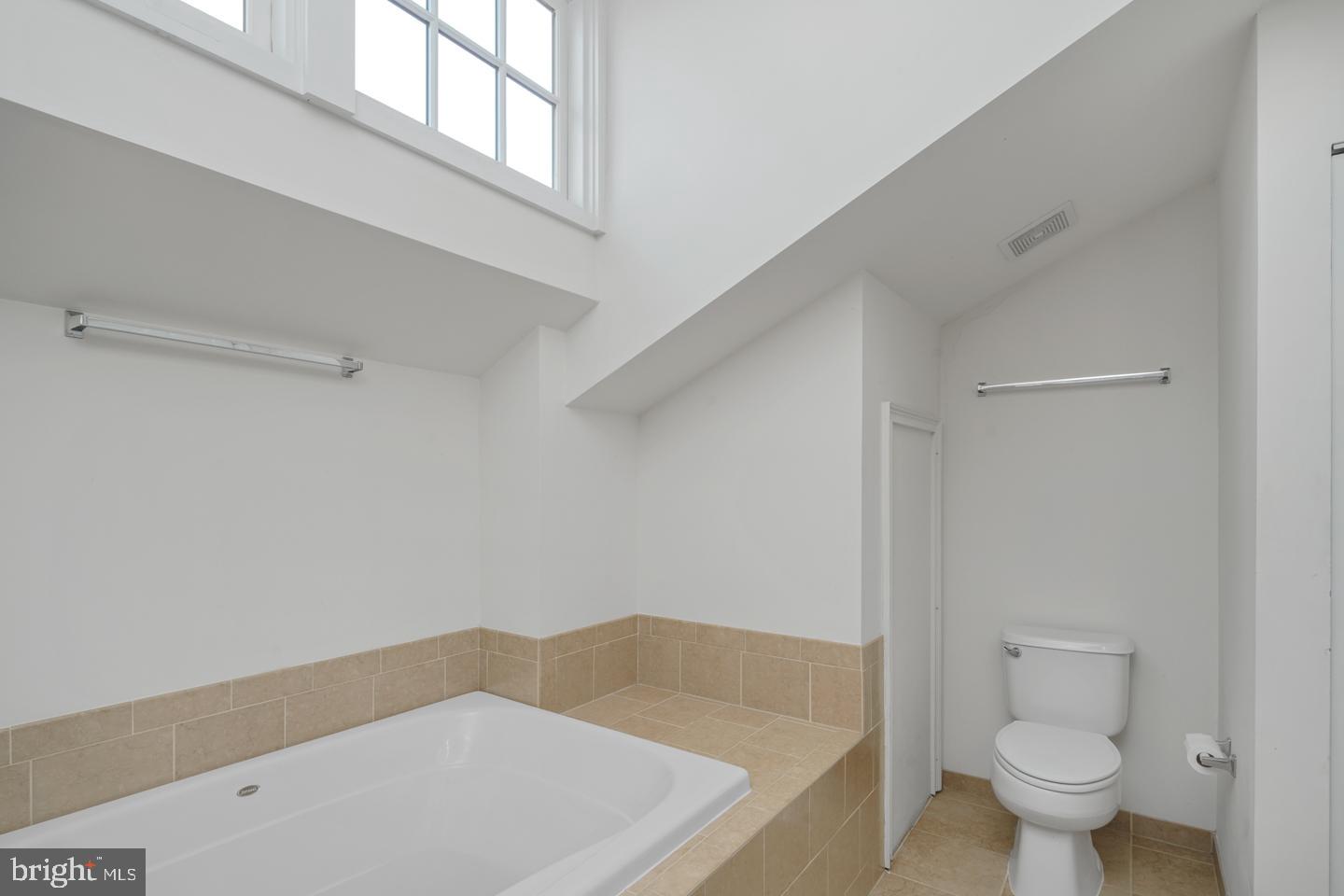 1 Academy Circle, Unit 319 Philadelphia, PA 19146 - Photo 18 of 20