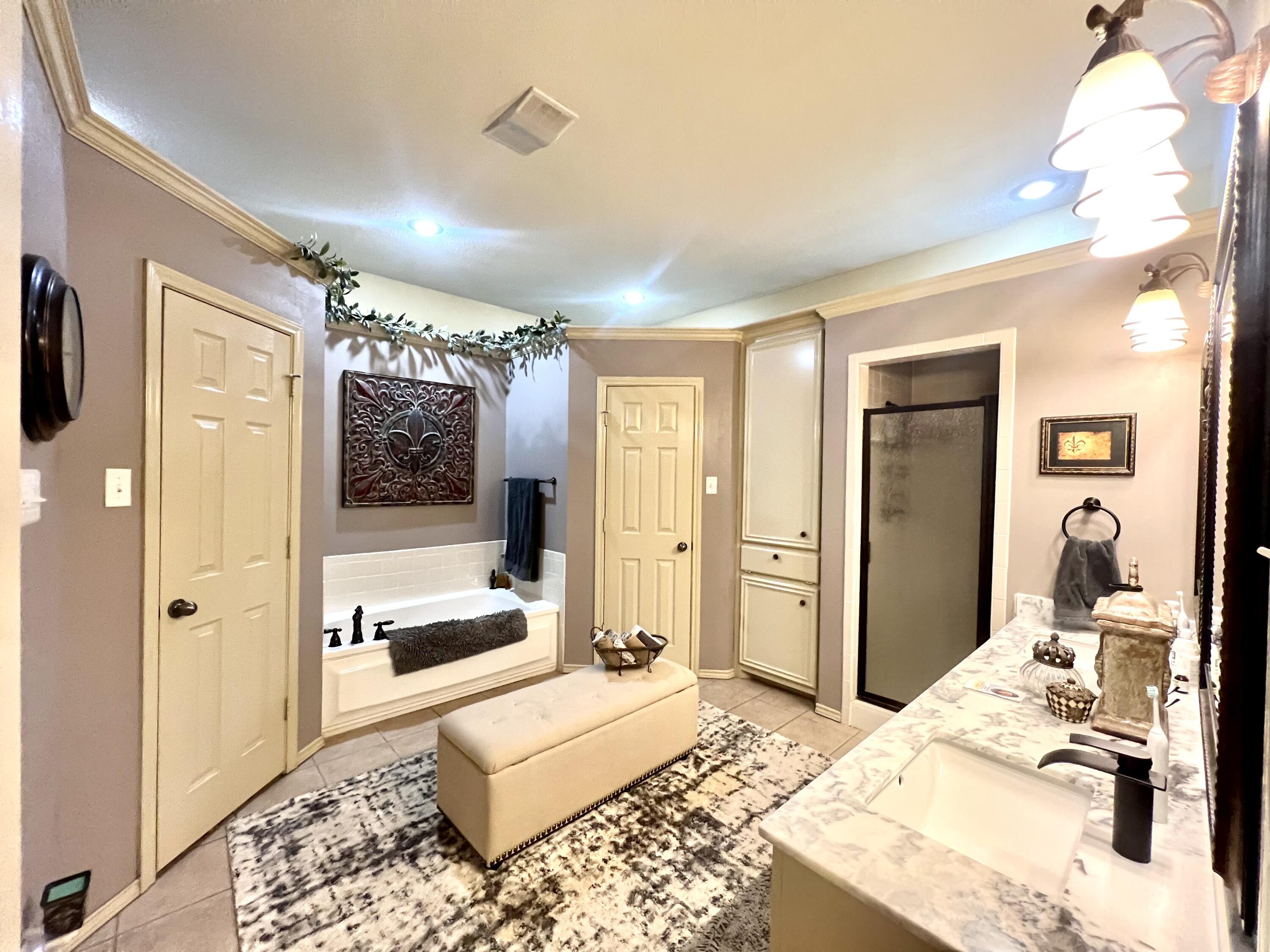 4409 108th Street Lubbock, TX 79424 - Photo 12 of 32 IMG_0877