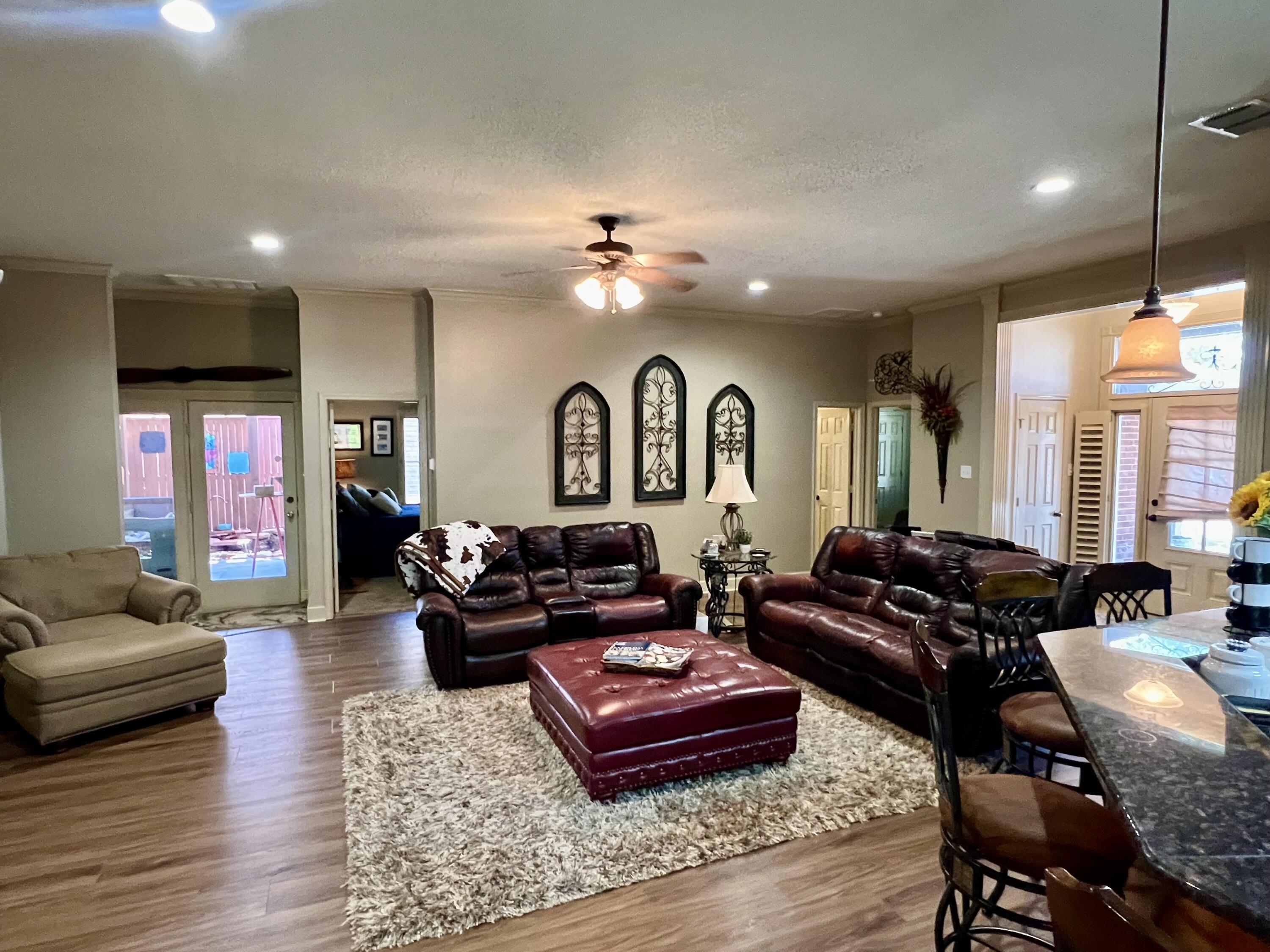 4409 108th Street Lubbock, TX 79424 - Photo 2 of 32 IMG_0883