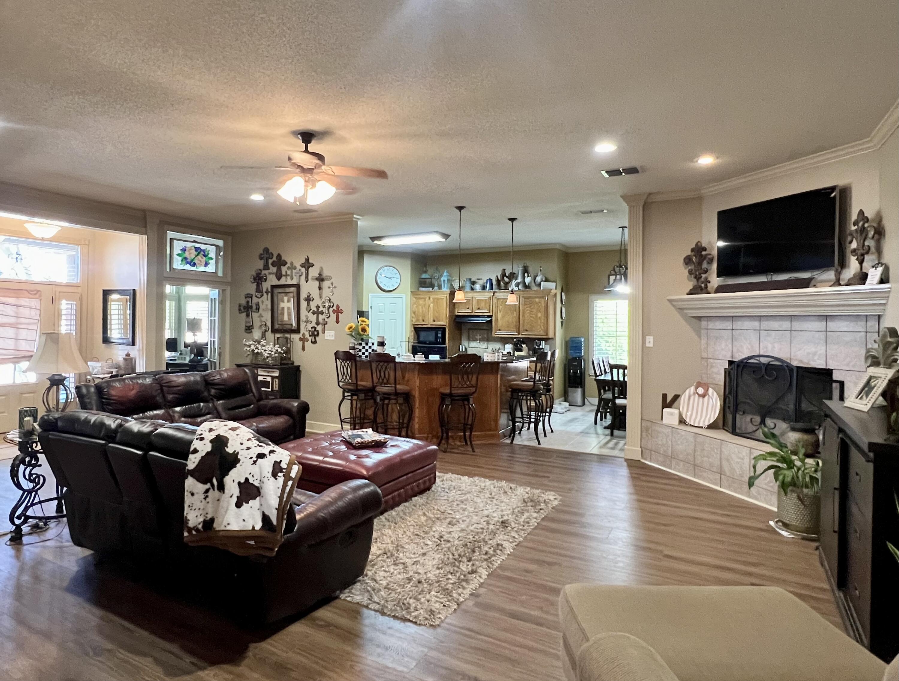 4409 108th Street Lubbock, TX 79424 - Photo 3 of 32 IMG_0882