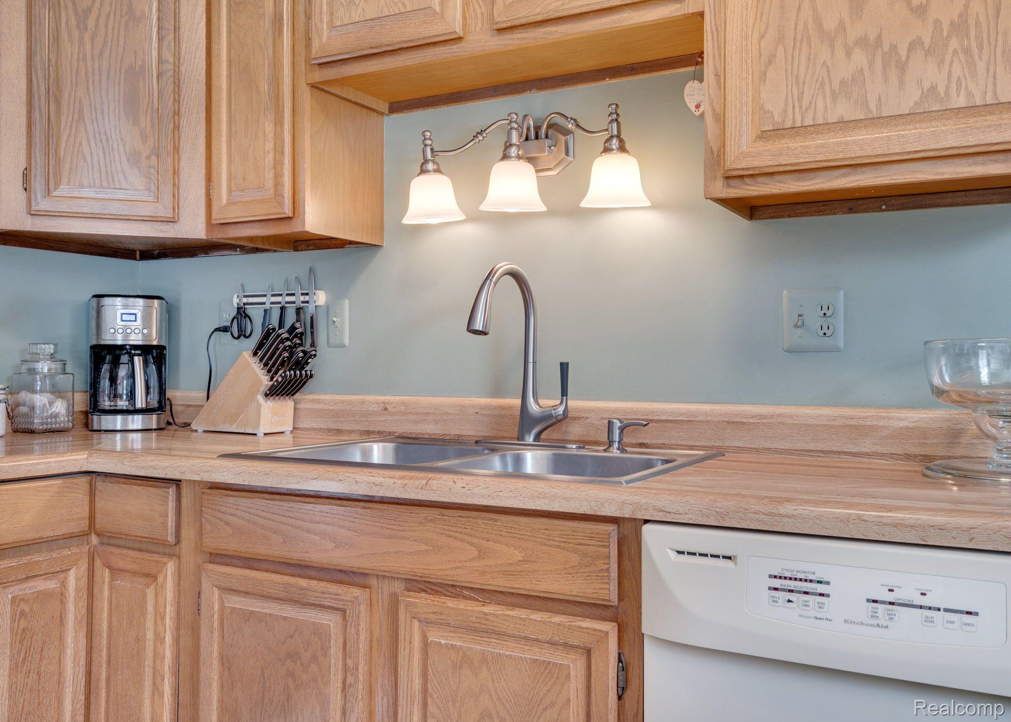 4081 Calkins Road Dryden, MI 48428 - Photo 10 of 44 Gallery Image 10