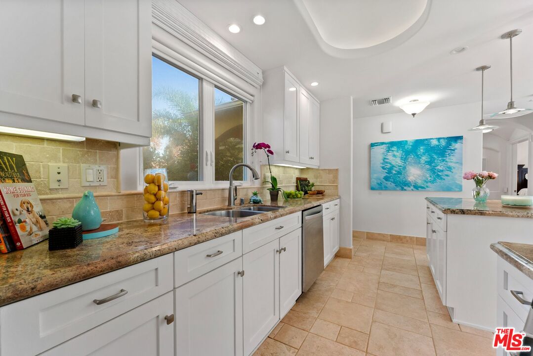 3251 Stewart Avenue Los Angeles, CA 90066 - Photo 9 of 22