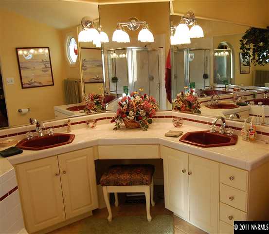 645 Nancy Circle Reno, NV 89503 - Photo 7 of 13 Photo 7