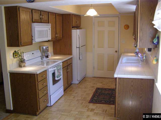 645 Nancy Circle Reno, NV 89503 - Photo 8 of 13 Photo 8