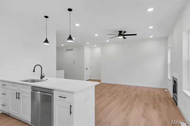 $449,900 | 453 Rosedale Terrace, Ballwin, MO 63021