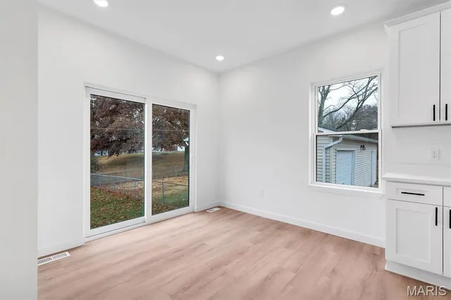 $449,900 | 453 Rosedale Terrace, Ballwin, MO 63021