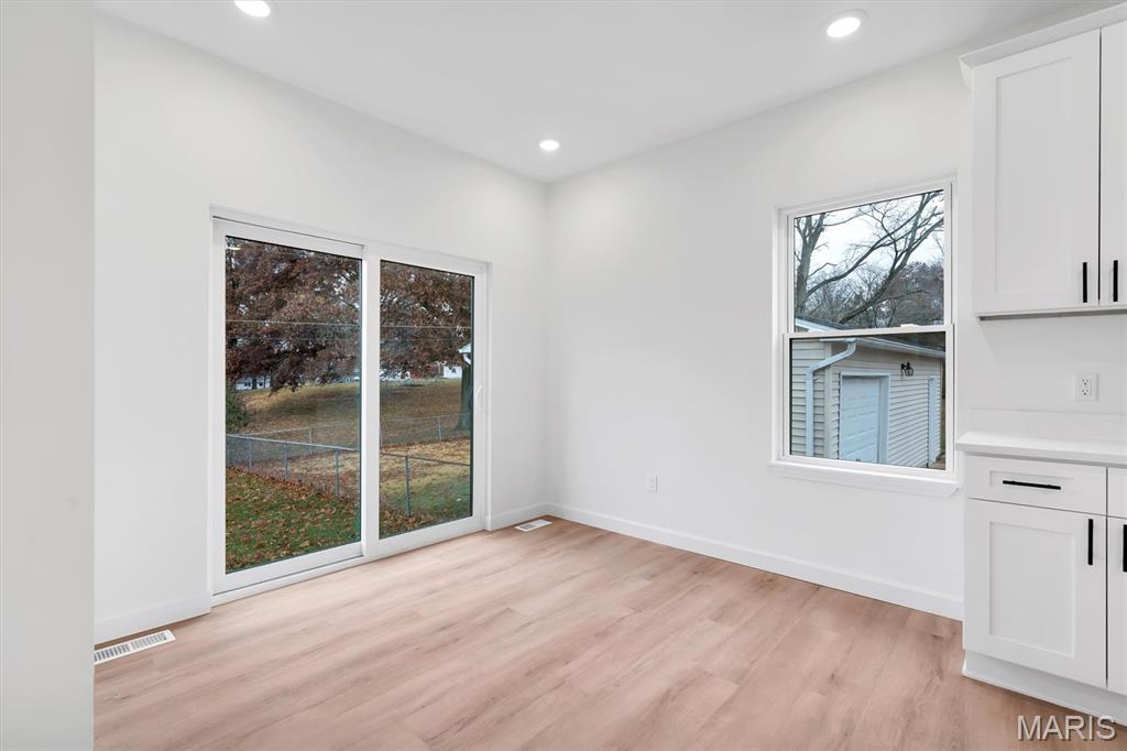 453 Rosedale Terrace Ballwin, MO 63021 - Photo 7 of 29