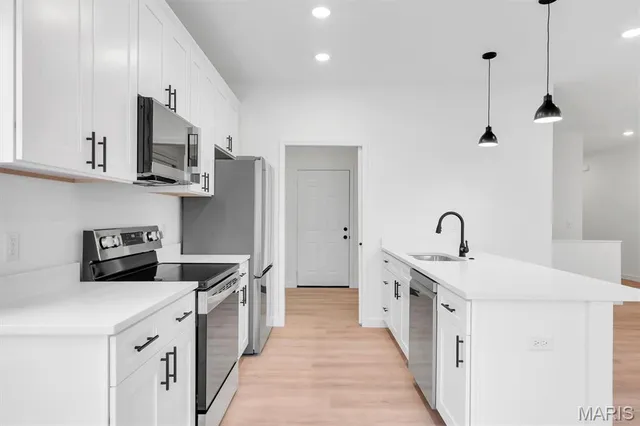 $449,900 | 453 Rosedale Terrace, Ballwin, MO 63021