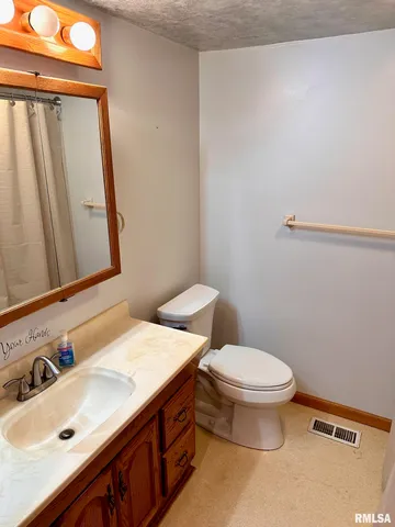 $525,000 | 1889 St Pauls Church Road, Chapin, IL 62628