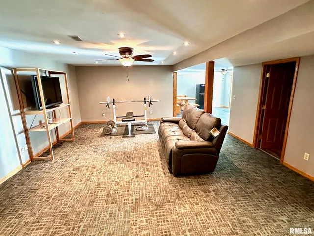 $525,000 | 1889 St Pauls Church Road, Chapin, IL 62628